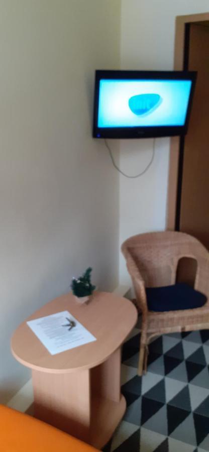 Small Room With A Private External Bathroom คอนัส ภายนอก รูปภาพ